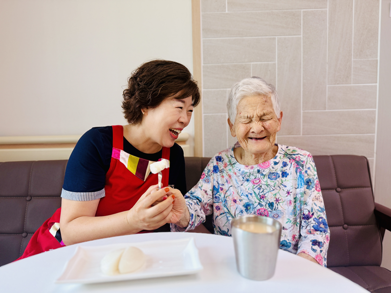 1.함께돌봄상_이경희_간식보다 달콤한 우리 사이.png